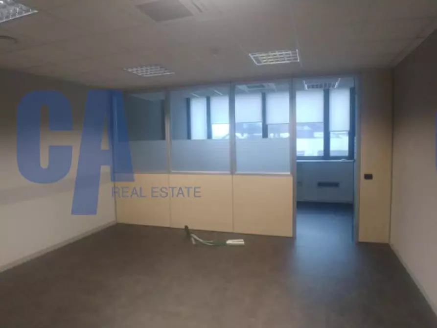 Immagine 24 di Ufficio in affitto  in VIA GALLARATE a Milano