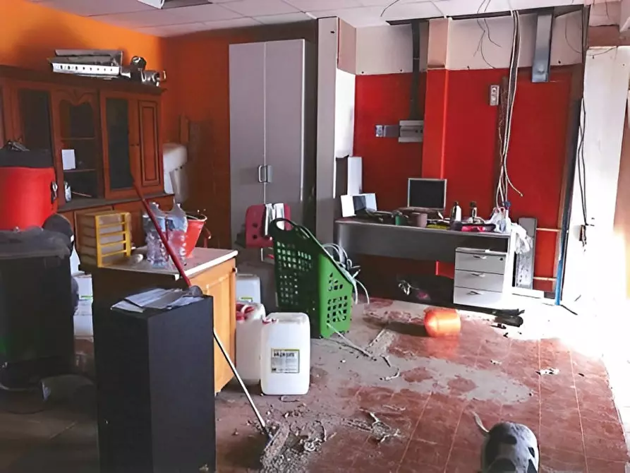 Immagine 3 di Capannone industriale in vendita  in Via San Claudio 2 a Spello