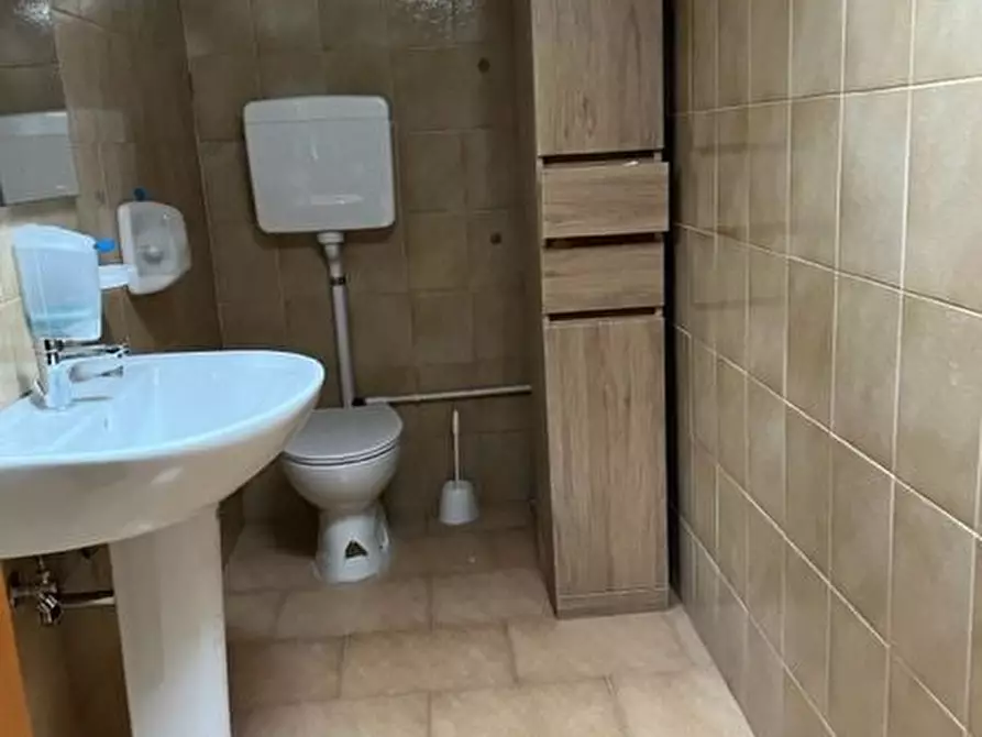 Immagine 4 di Ufficio in affitto  a Gambettola