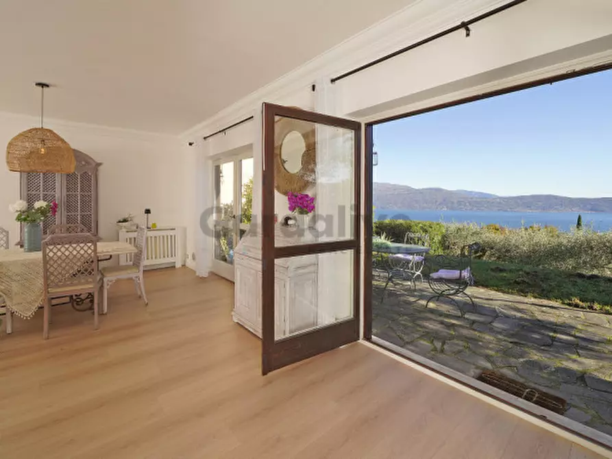 Immagine 2 di Appartamento in vendita  in Via Miralago a Toscolano-Maderno