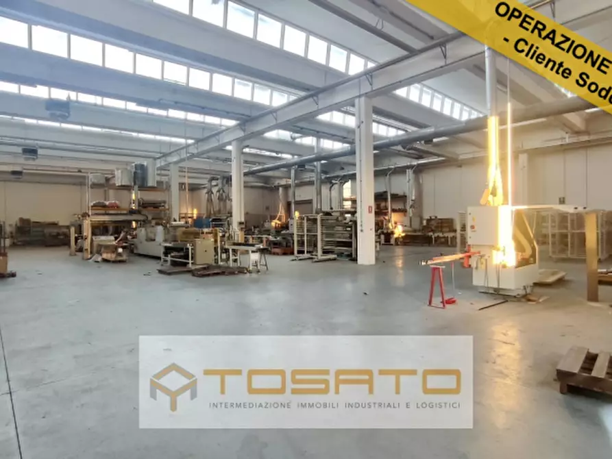 Immagine 1 di Capannone industriale in vendita  a Villafranca Di Verona