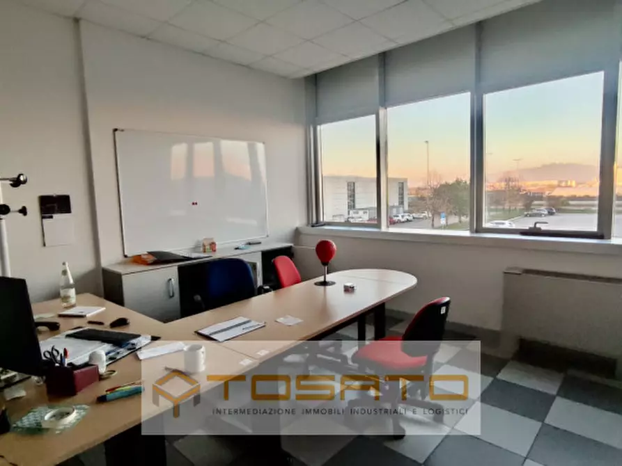 Immagine 7 di Capannone industriale in vendita  a Villafranca Di Verona