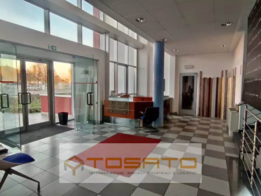 Immagine 8 di Capannone industriale in vendita  a Villafranca Di Verona