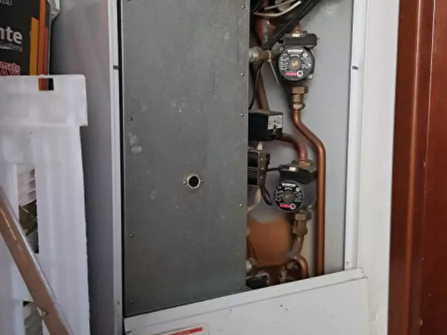 Immagine 3 di Magazzino in vendita  in VIAQUATTRO NOVEMBRE a Sarego