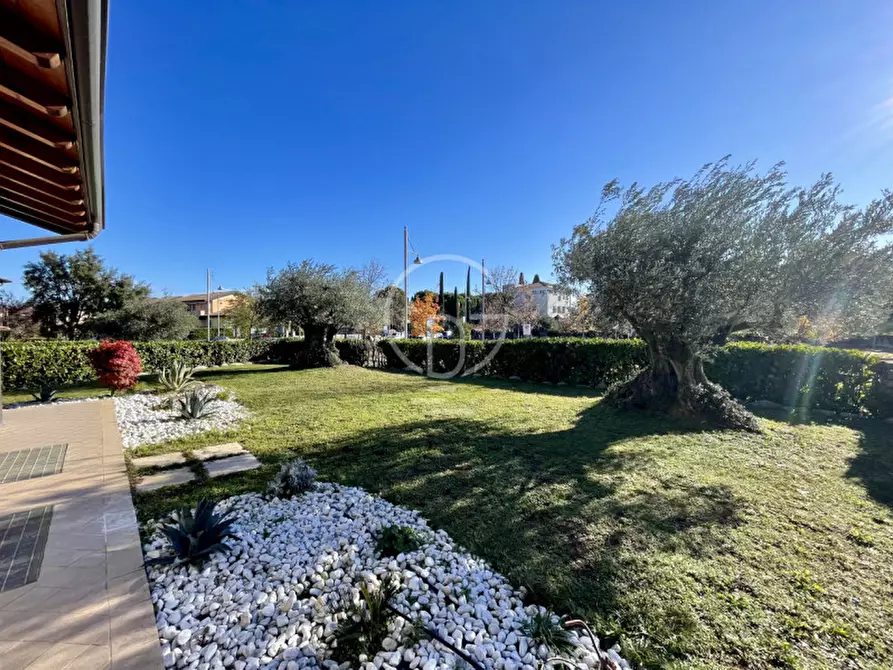 Immagine 4 di Villa in vendita  in via Aldo Moro a Moniga Del Garda