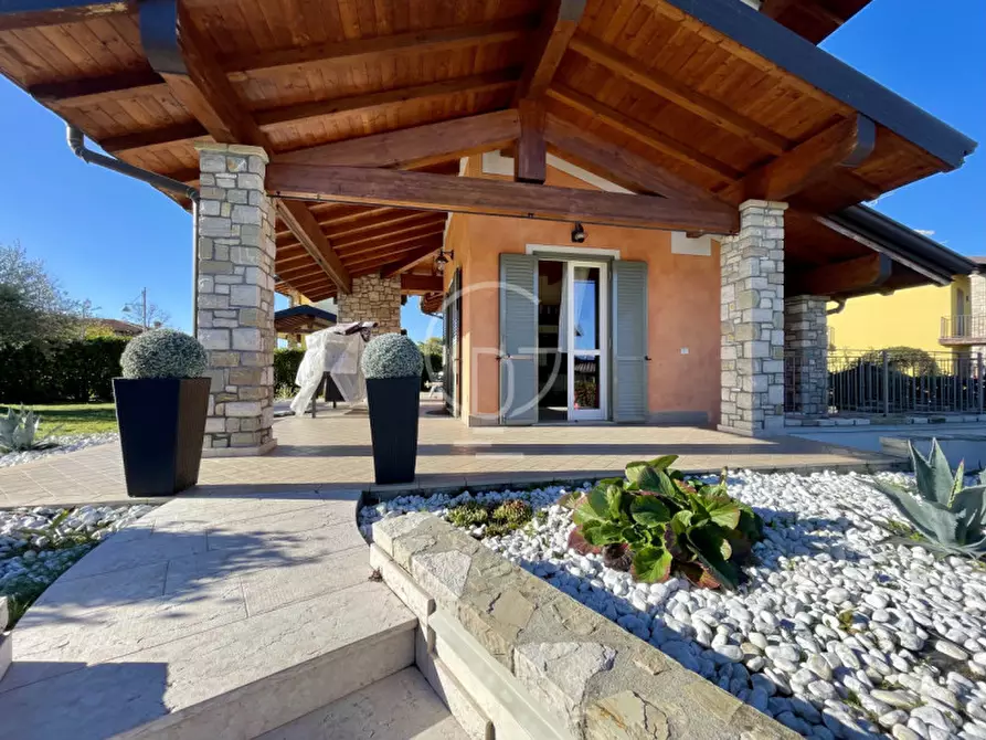 Immagine 6 di Villa in vendita  in via Aldo Moro a Moniga Del Garda