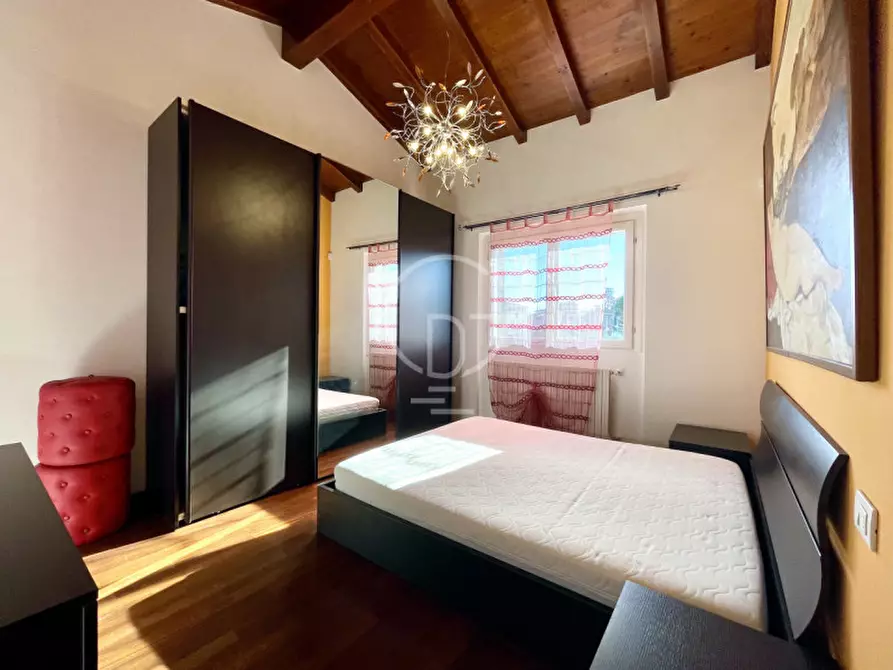 Immagine 15 di Villa in vendita  in via Aldo Moro a Moniga Del Garda