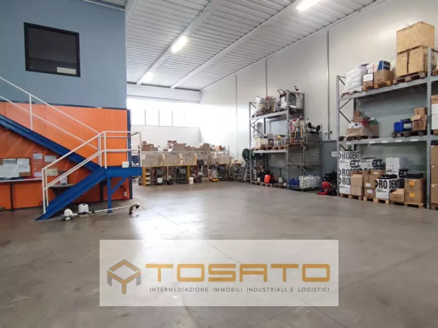 Immagine 2 di Capannone industriale in vendita  a Sona