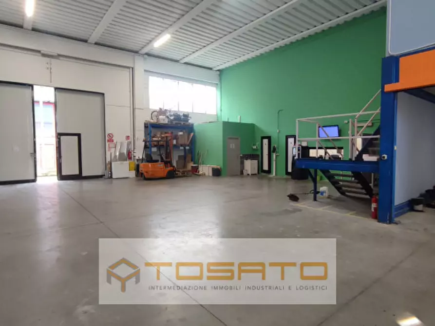Immagine 3 di Capannone industriale in vendita  a Sona