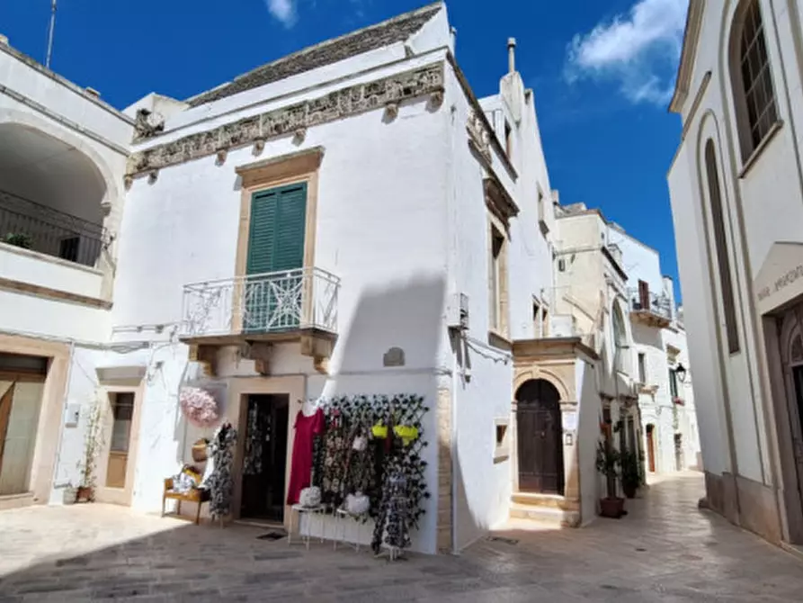 Immagine 1 di Casa indipendente in vendita  in VIA GIANNONE a Locorotondo