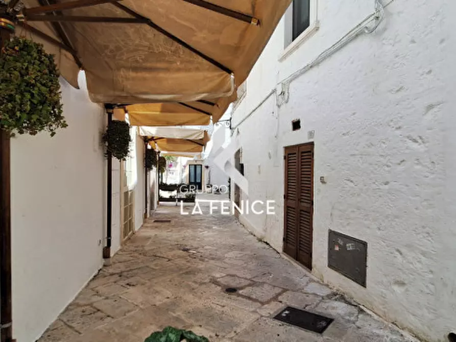 Immagine 4 di Casa indipendente in vendita  in VIA GIANNONE a Locorotondo