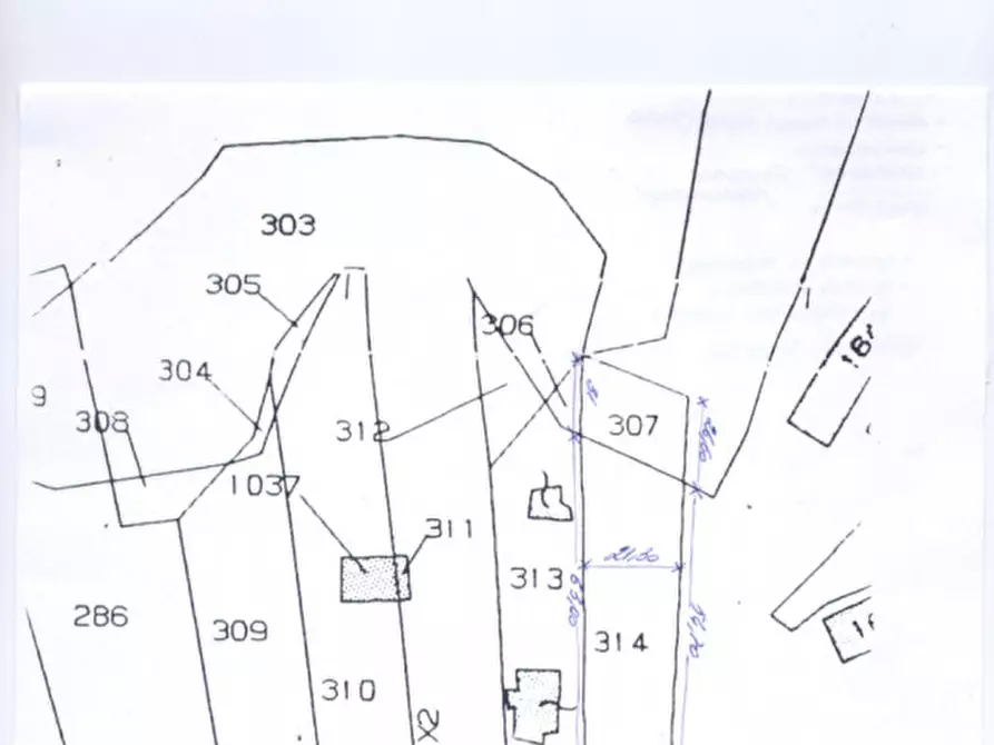 Immagine 3 di Terreno in vendita  in Via Locana a Roma