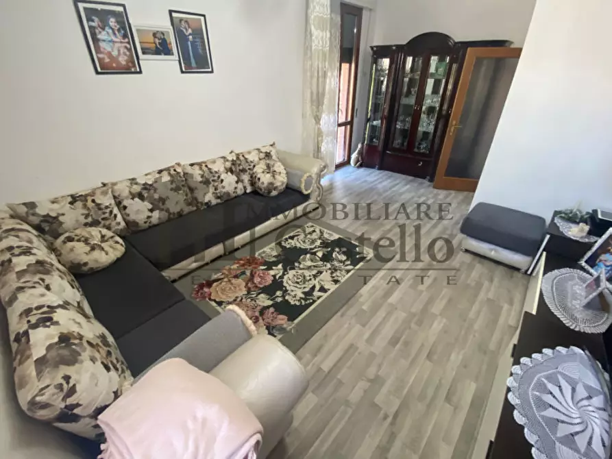 Immagine 4 di Appartamento in vendita  in Via Roma a Castiglione Del Lago