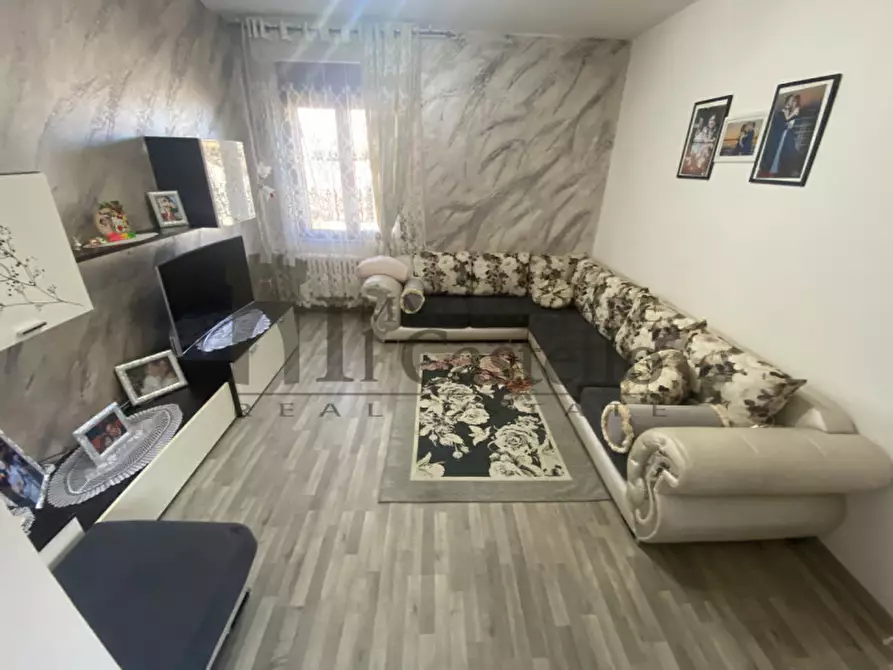 Immagine 6 di Appartamento in vendita  in Via Roma a Castiglione Del Lago