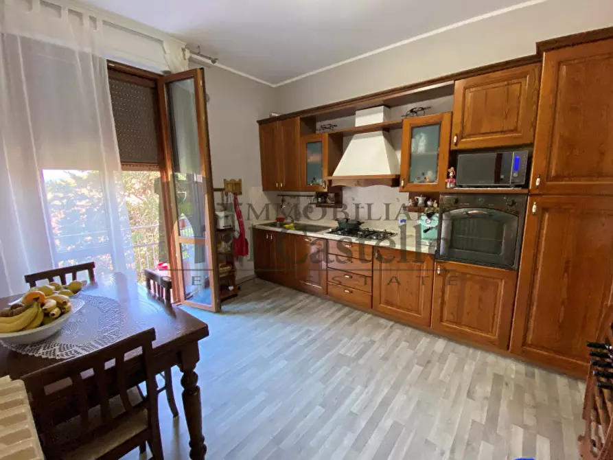 Immagine 10 di Appartamento in vendita  in Via Roma a Castiglione Del Lago