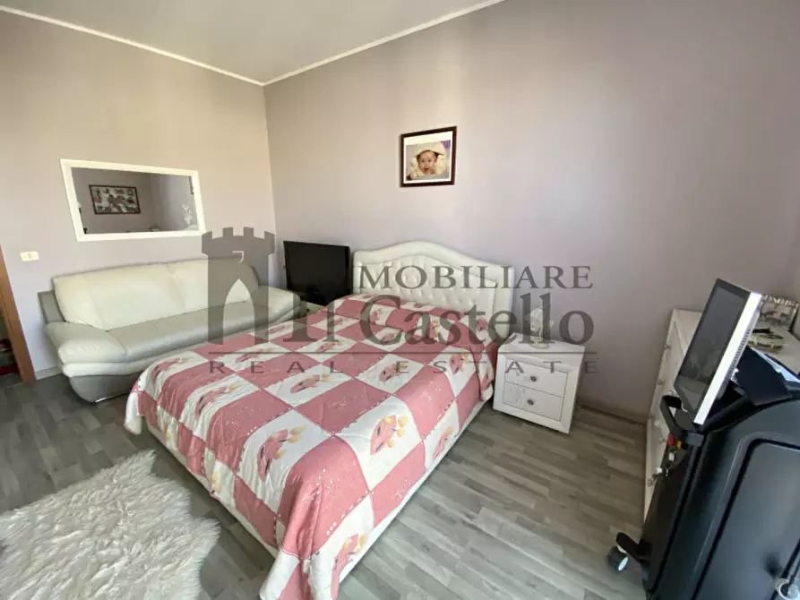 Immagine 17 di Appartamento in vendita  in Via Roma a Castiglione Del Lago