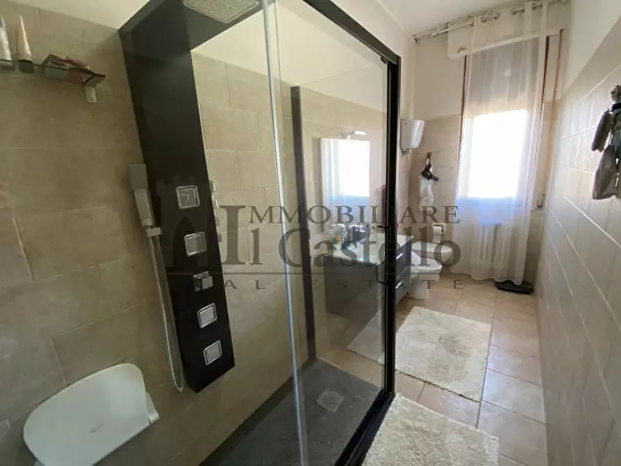 Immagine 18 di Appartamento in vendita  in Via Roma a Castiglione Del Lago