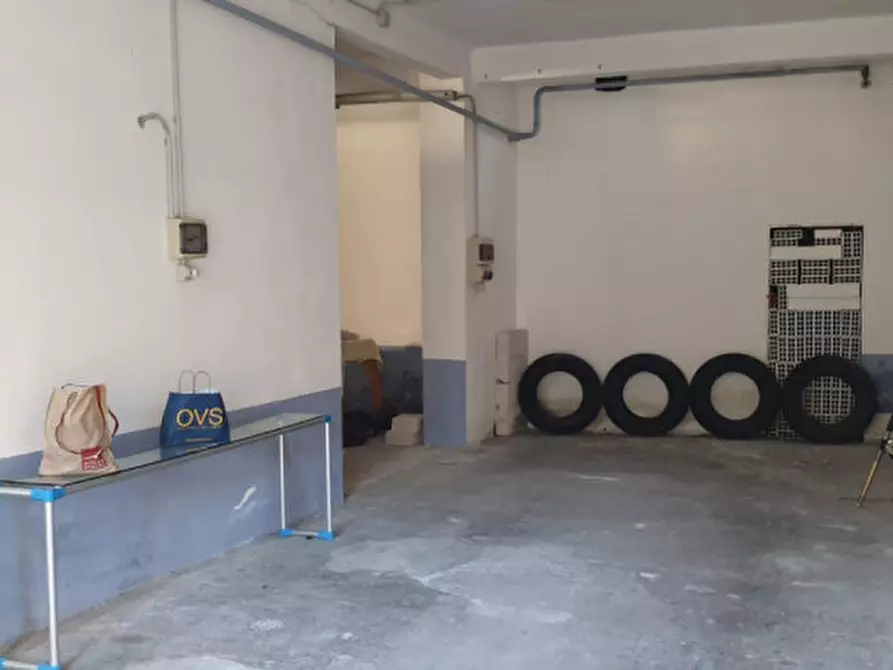 Immagine 6 di Magazzino in vendita  in Via Martiri della Libertà a San Remo