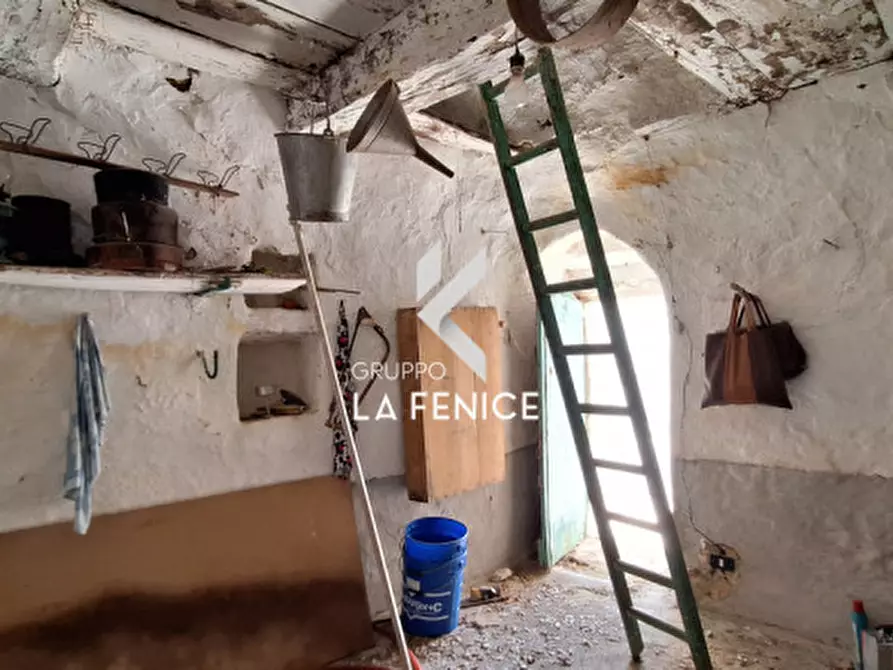 Immagine 40 di Rustico / casale in vendita  in C.DA TOMMASONE a Locorotondo