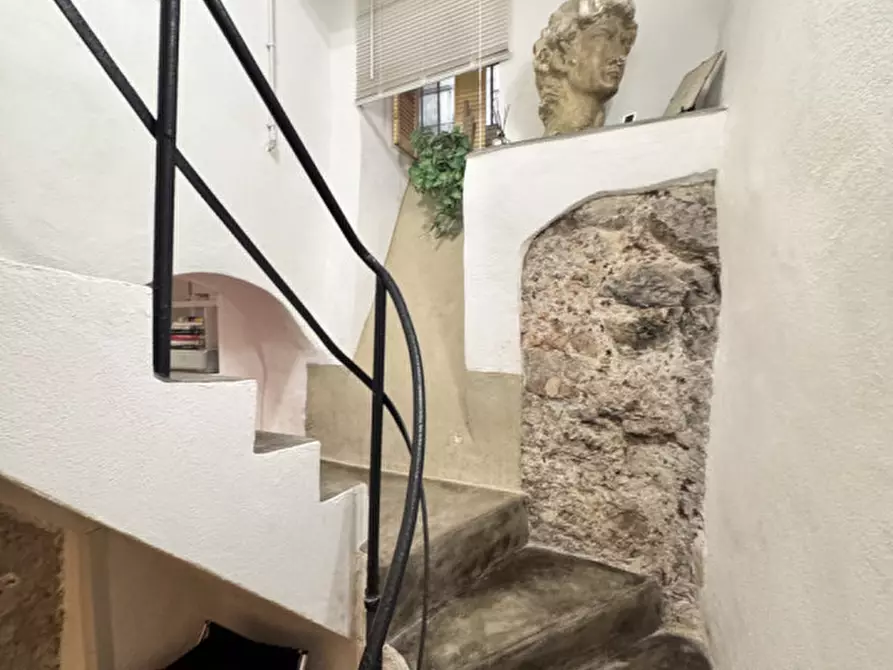 Immagine 1 di Magazzino in vendita  in via canneto il lungo a Genova