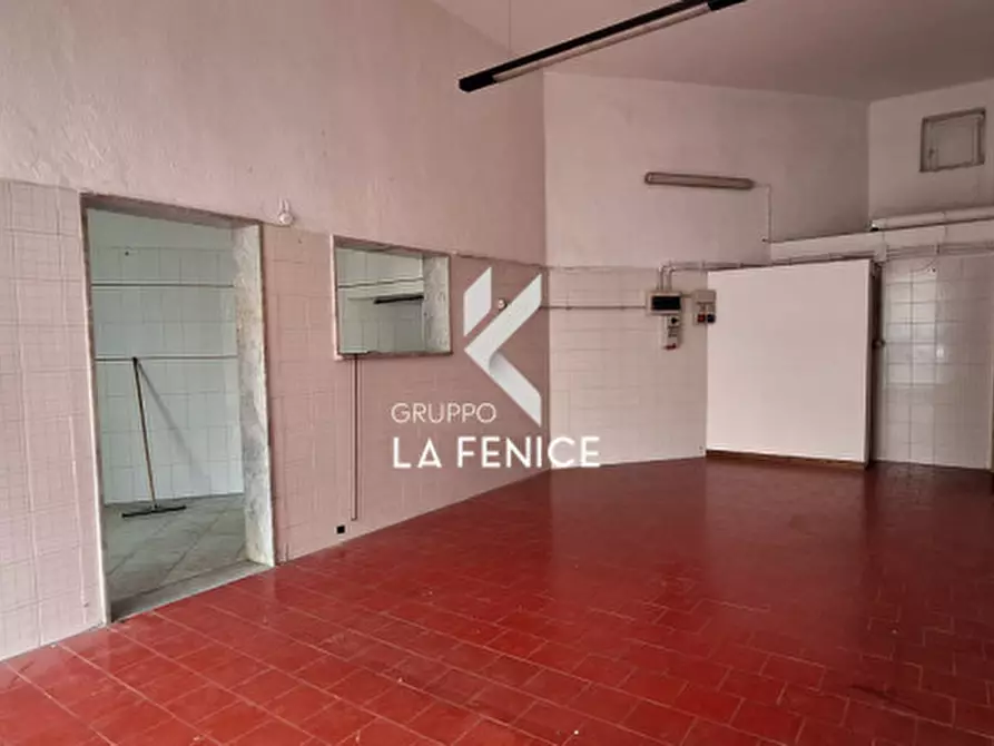 Immagine 9 di Laboratorio in vendita  in via Alberobello, 43-45 a Locorotondo