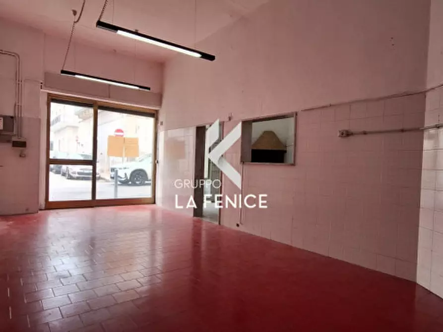 Immagine 11 di Laboratorio in vendita  in via Alberobello, 43-45 a Locorotondo