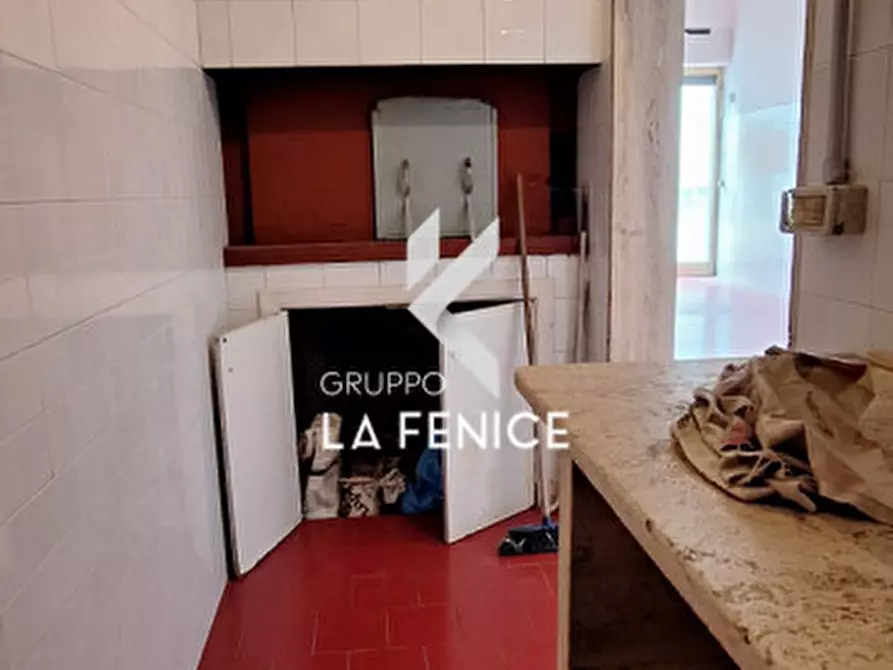 Immagine 13 di Laboratorio in vendita  in via Alberobello, 43-45 a Locorotondo