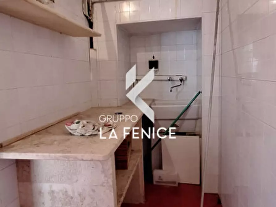 Immagine 14 di Laboratorio in vendita  in via Alberobello, 43-45 a Locorotondo