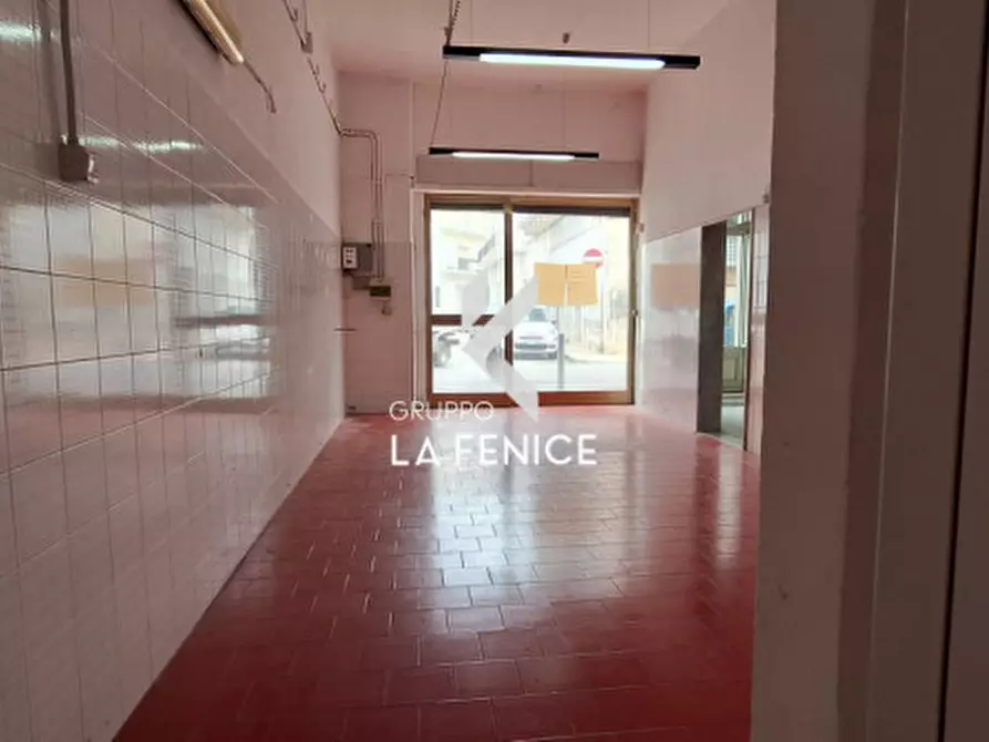 Immagine 17 di Laboratorio in vendita  in via Alberobello, 43-45 a Locorotondo