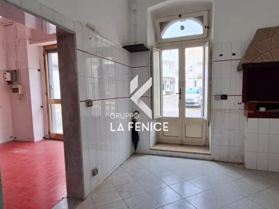 Immagine 23 di Laboratorio in vendita  in via Alberobello, 43-45 a Locorotondo