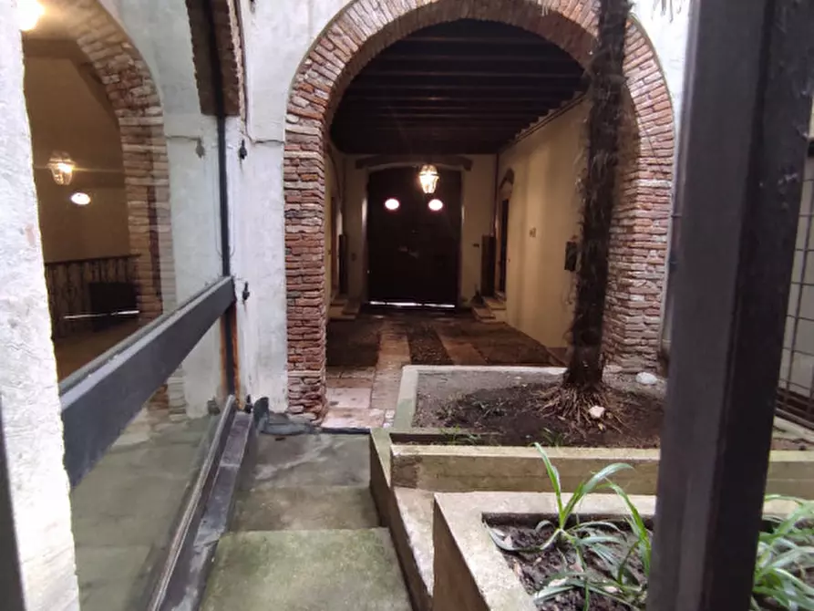 Immagine 8 di Appartamento in vendita  in contrà Zanella a Vicenza