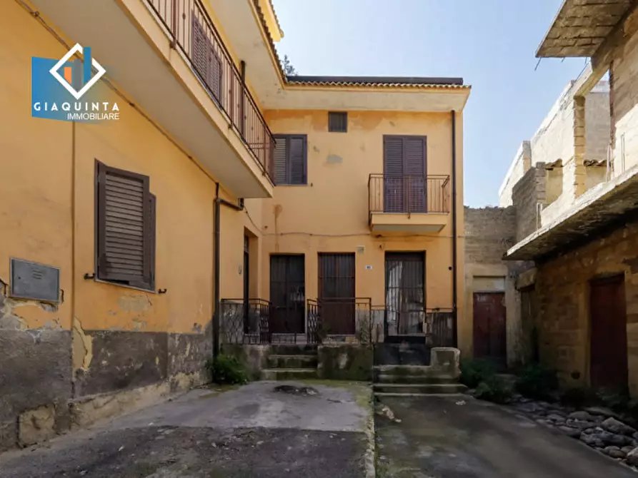 Immagine 19 di Casa indipendente in vendita  in via Concordia n.16-18-20 a Palagonia