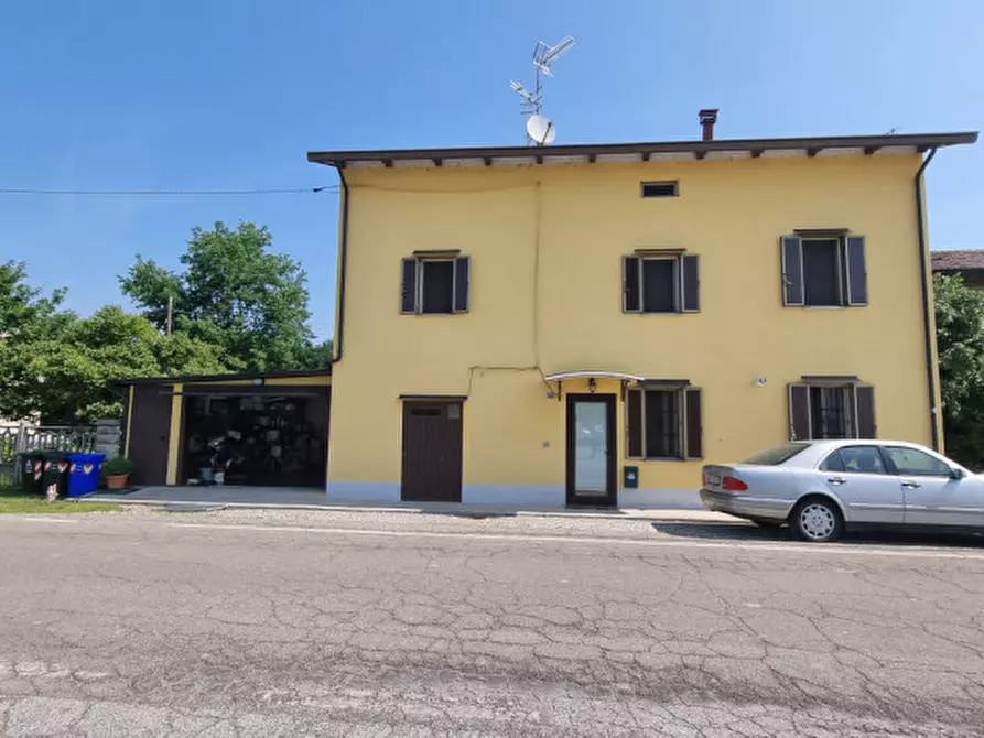 Immagine 1 di Casa indipendente in vendita  in VIA BARBERI a Novi Di Modena