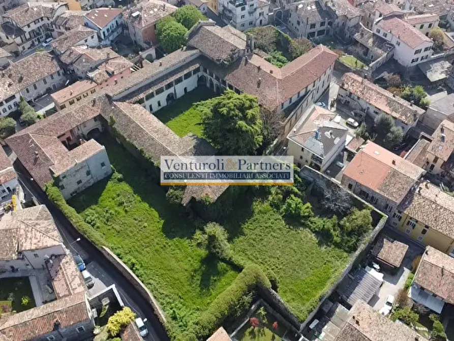 Immagine 1 di Palazzo in vendita  in piazza del corlo a Lonato del Garda