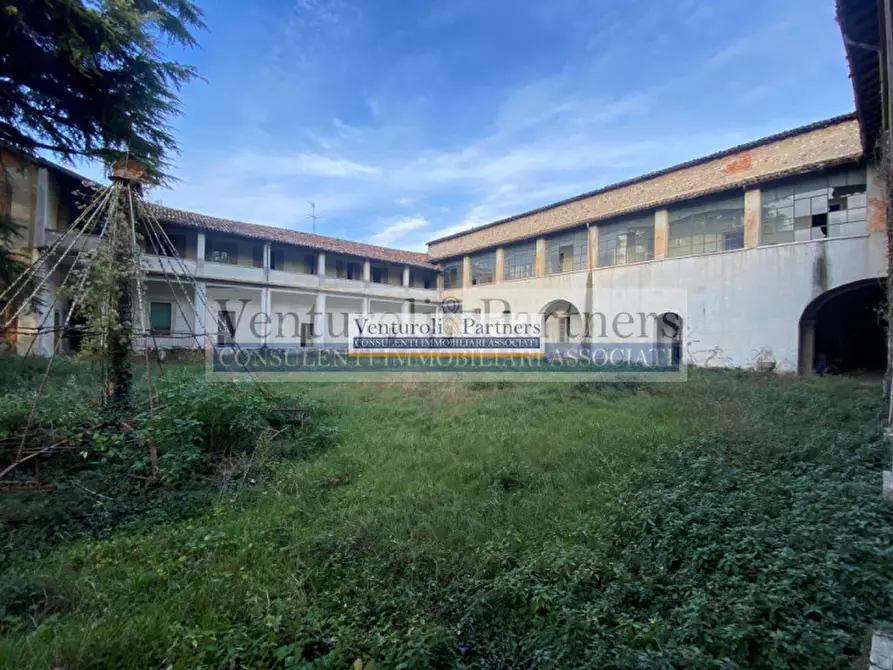 Immagine 3 di Palazzo in vendita  in piazza del corlo a Lonato del Garda