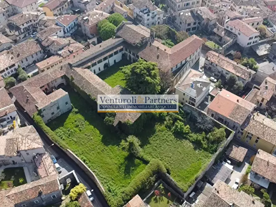 Immagine 30 di Palazzo in vendita  in piazza del corlo a Lonato del Garda