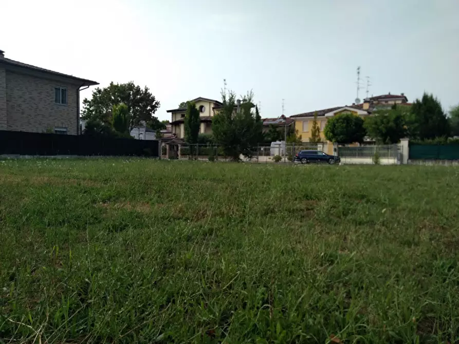 Immagine 2 di Terreno in vendita  in Via Ramazzini a Carpi