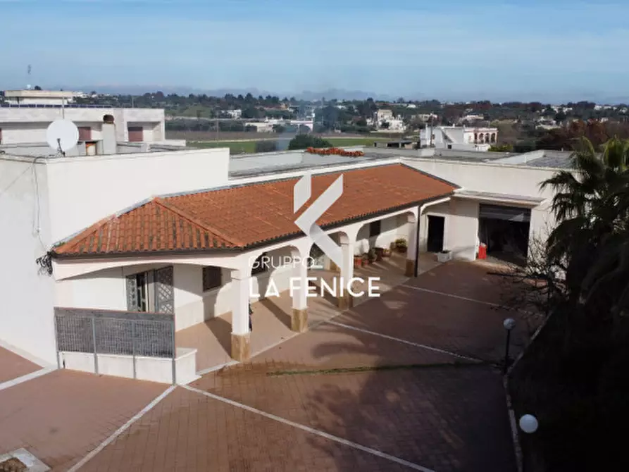 Immagine 1 di Villa in vendita  in strada Battaglini a Martina Franca