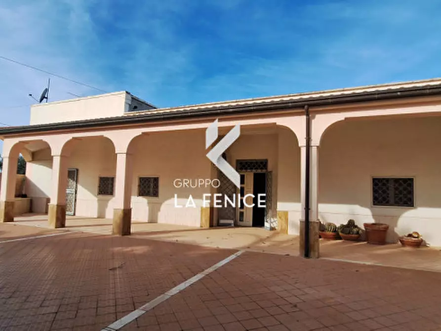 Immagine 15 di Villa in vendita  in strada Battaglini a Martina Franca