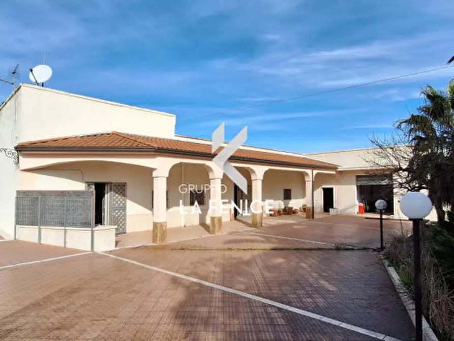 Immagine 16 di Villa in vendita  in strada Battaglini a Martina Franca