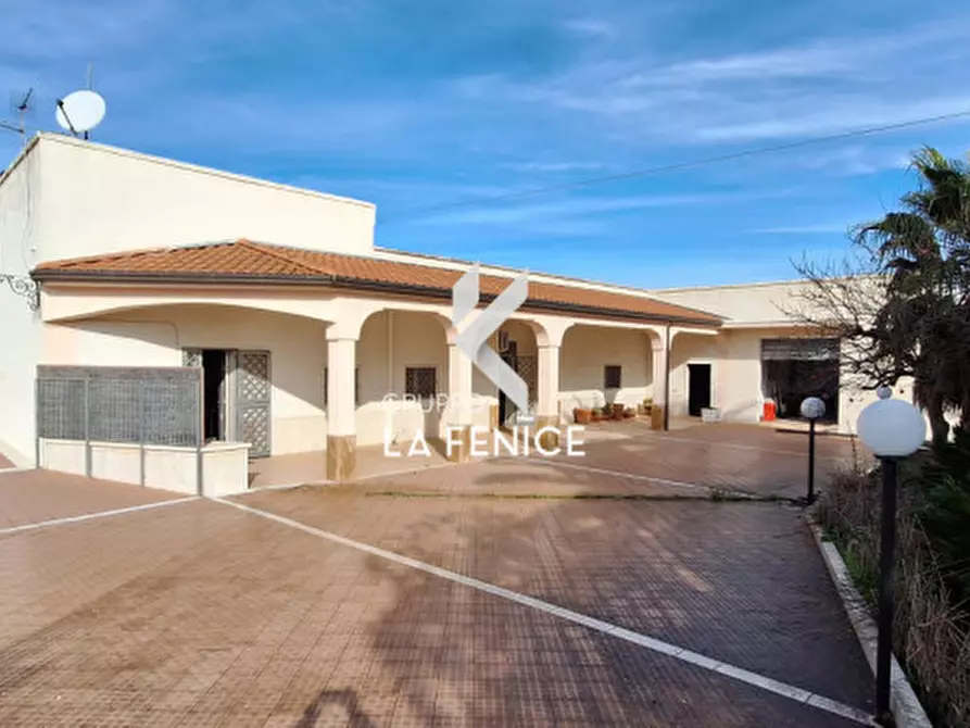 Immagine 17 di Villa in vendita  in strada Battaglini a Martina Franca