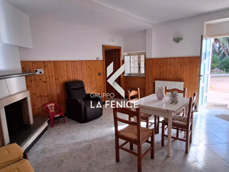 Immagine 24 di Villa in vendita  in strada Battaglini a Martina Franca