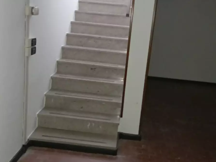 Immagine 5 di Negozio in vendita  a Dolo