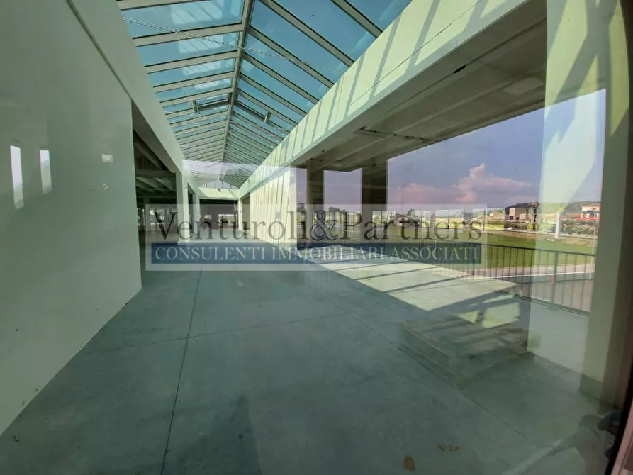 Immagine 3 di Negozio in affitto  in via mantova a Lonato del Garda