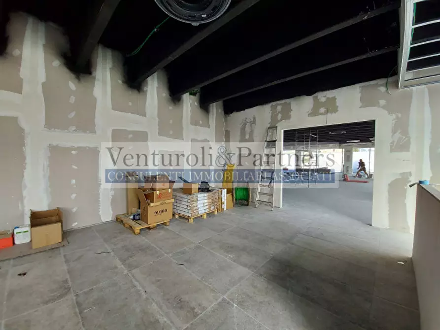 Immagine 6 di Negozio in affitto  in via mantova a Lonato del Garda