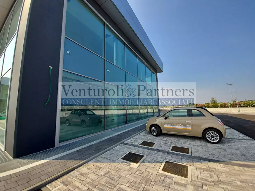 Immagine 8 di Negozio in affitto  in via mantova a Lonato del Garda