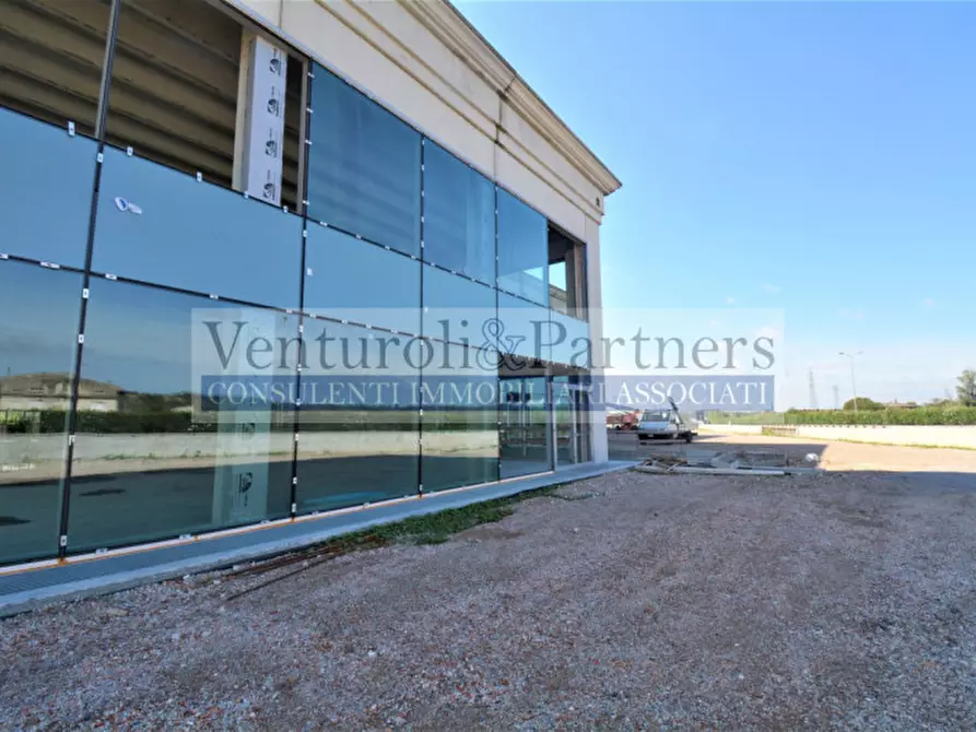 Immagine 10 di Negozio in affitto  in via mantova a Lonato del Garda