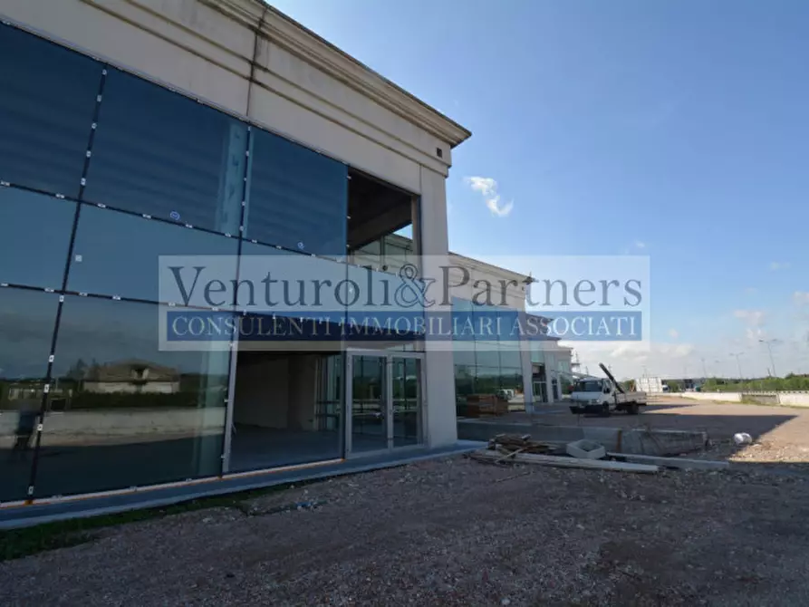 Immagine 13 di Negozio in affitto  in via mantova a Lonato del Garda