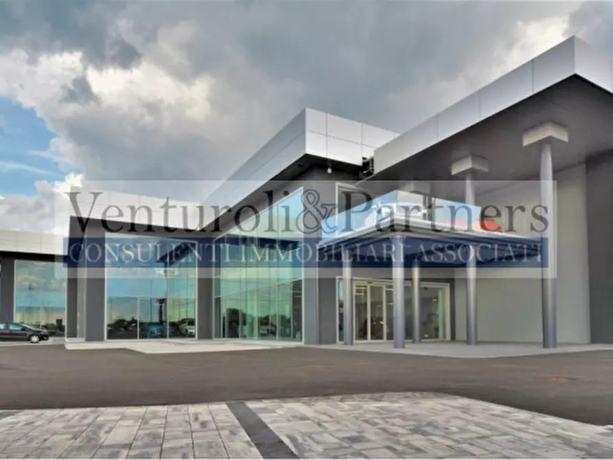 Immagine 14 di Negozio in affitto  in via mantova a Lonato del Garda