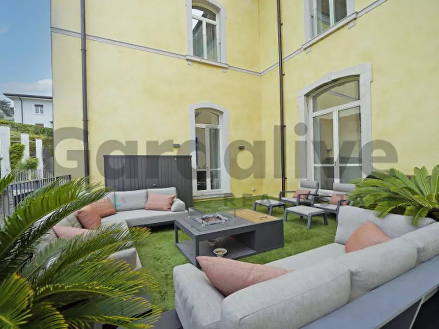 Immagine 1 di Appartamento in vendita  in Via Brunati, 33 a Salò